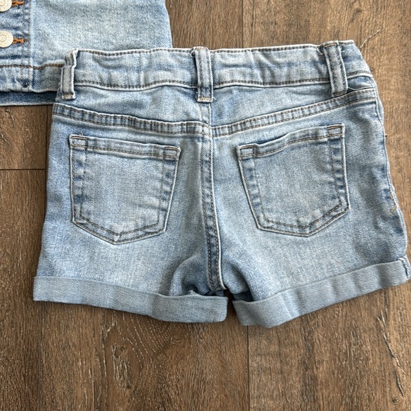 Cat and Jack Jean Shorts and Jean Skirt.  Girl’s size XS (4/5). - Picture 3 of 6